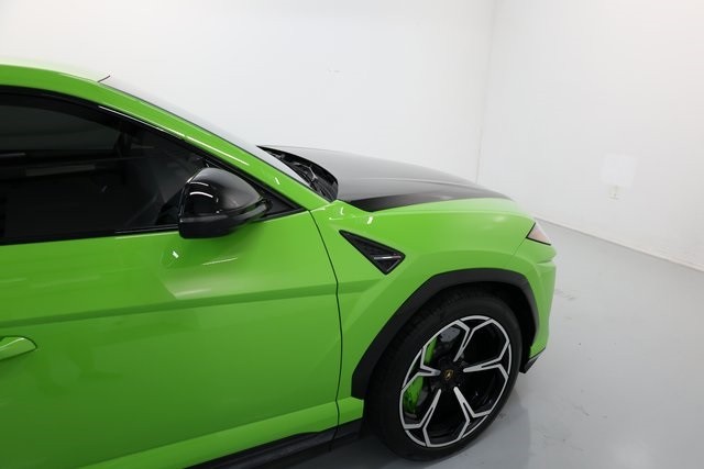 Lamborghini Urus Thumbnail Image 188