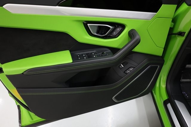 Lamborghini Urus Thumbnail Image 193
