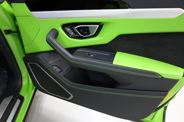 Lamborghini Urus Thumbnail Image 194