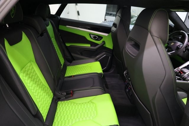 Lamborghini Urus Thumbnail Image 201