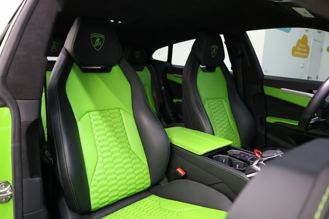 Lamborghini Urus Thumbnail Image 203
