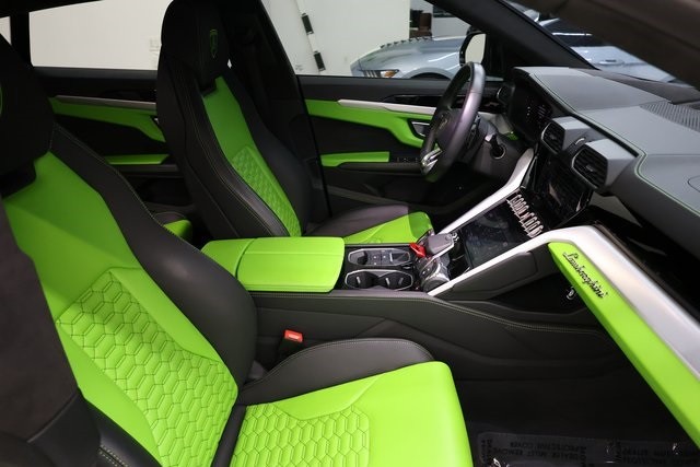 Lamborghini Urus Thumbnail Image 204
