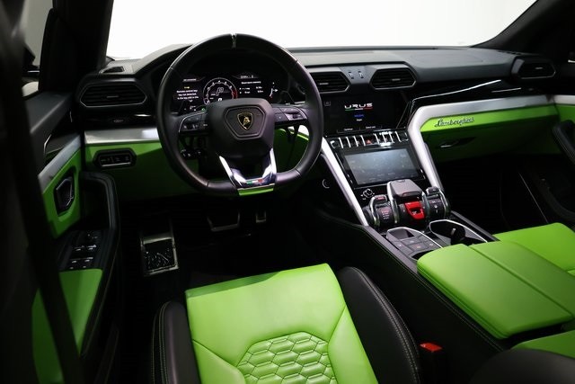 Lamborghini Urus Thumbnail Image 206