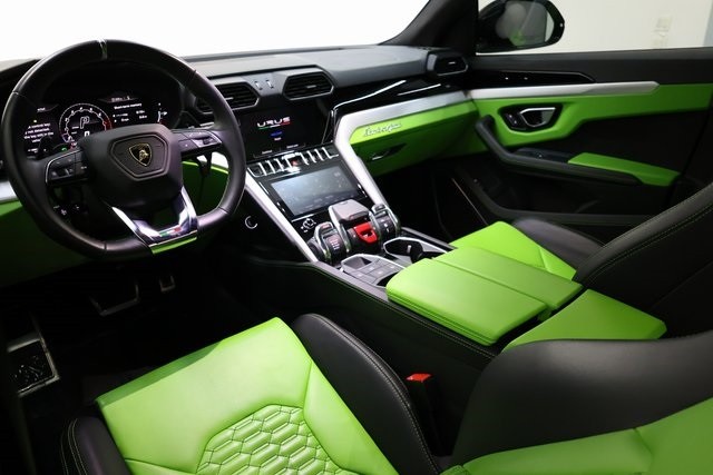 Lamborghini Urus Thumbnail Image 208