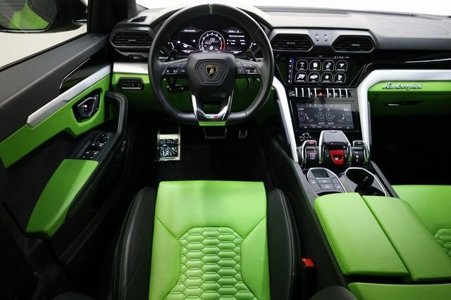 Lamborghini Urus Thumbnail Image 209