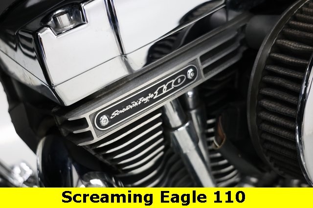 Harley-Davidson Street Glide Thumbnail Image 75