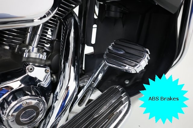 Harley-Davidson Street Glide Thumbnail Image 78