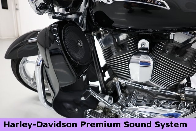 Harley-Davidson Street Glide Thumbnail Image 81