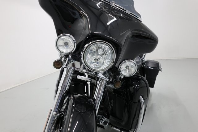 Harley-Davidson Street Glide Thumbnail Image 100