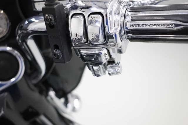 Harley-Davidson Street Glide Thumbnail Image 111
