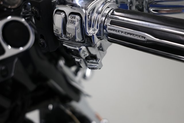 Harley-Davidson Street Glide Thumbnail Image 114