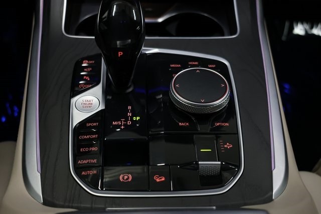BMW X7 Thumbnail Image 231