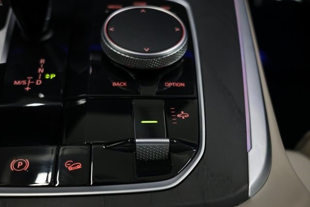 BMW X7 Thumbnail Image 232