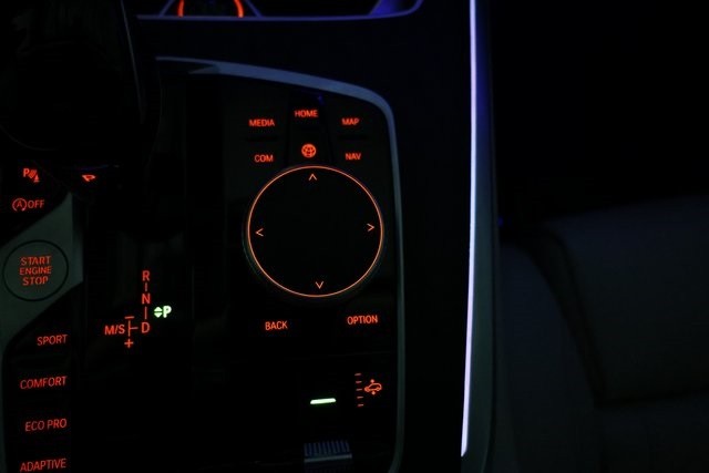 BMW X7 Thumbnail Image 235