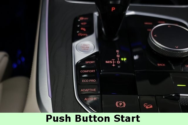 BMW X7 Thumbnail Image 143