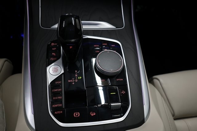 BMW X7 Thumbnail Image 209