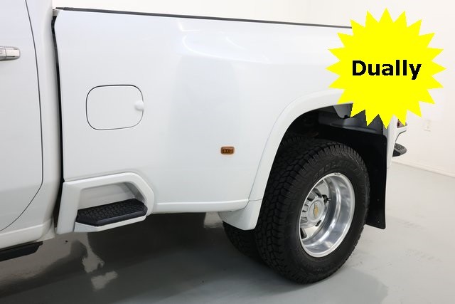 2020 Chevrolet Silverado 3500HD LTZ photo 2