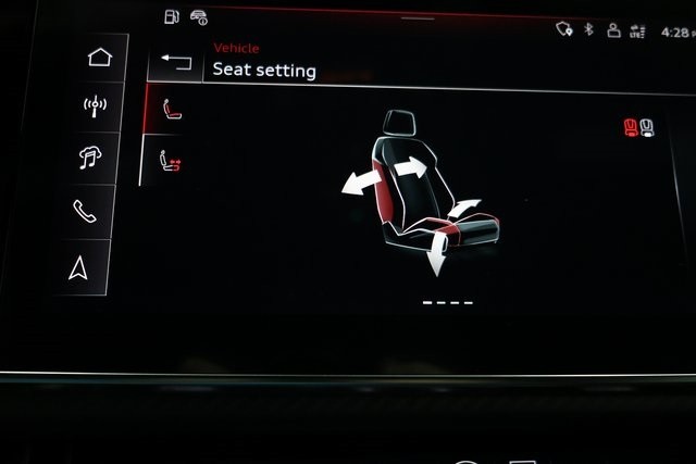 Audi RS Q8 performance Thumbnail Image 227