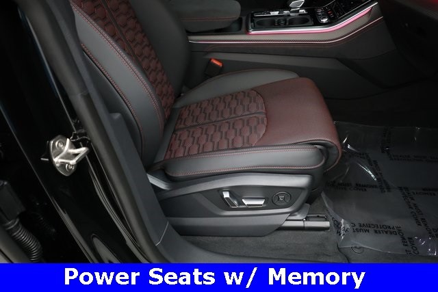 Audi RS Q8 performance Thumbnail Image 157