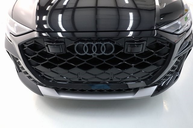 Audi RS Q8 performance Thumbnail Image 186