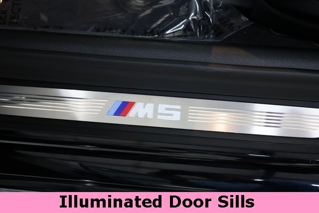 BMW M5 Thumbnail Image 134