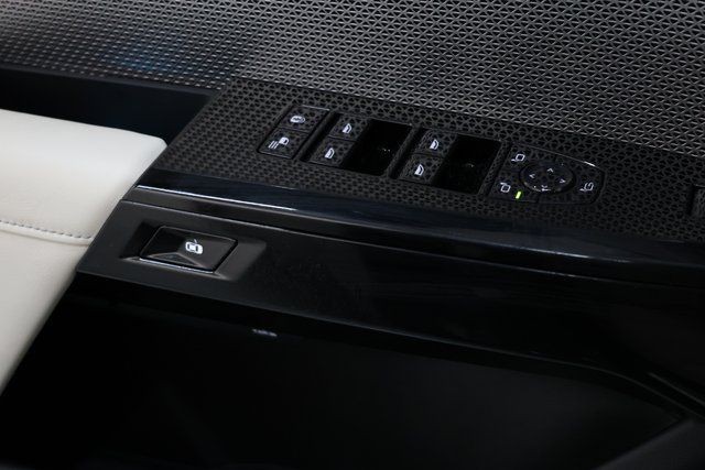 BMW 7 Series Vehicle Image 100