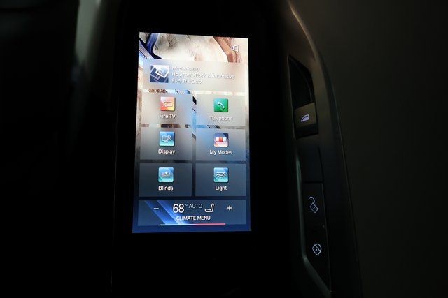 BMW 7 Series Vehicle Image 102