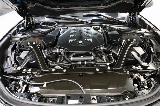 BMW 7 Series Vehicle Image 106