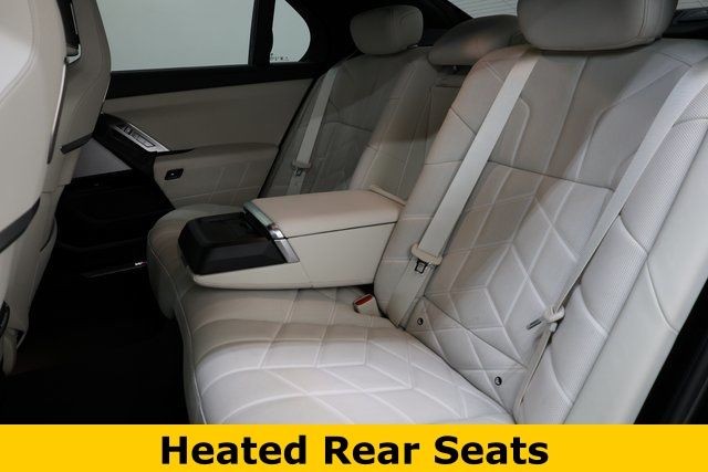 BMW 7 Series Vehicle Image 36