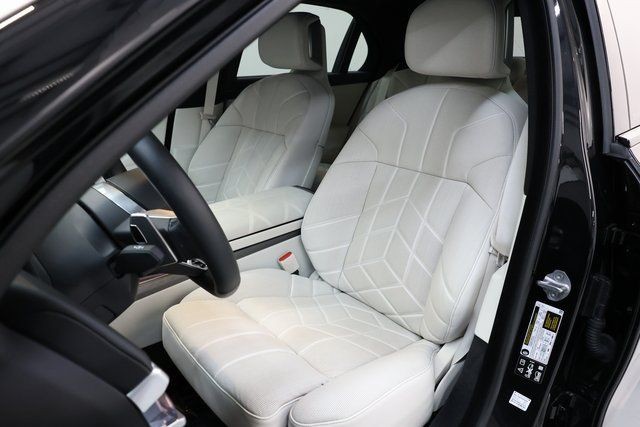 BMW 7 Series Vehicle Image 77