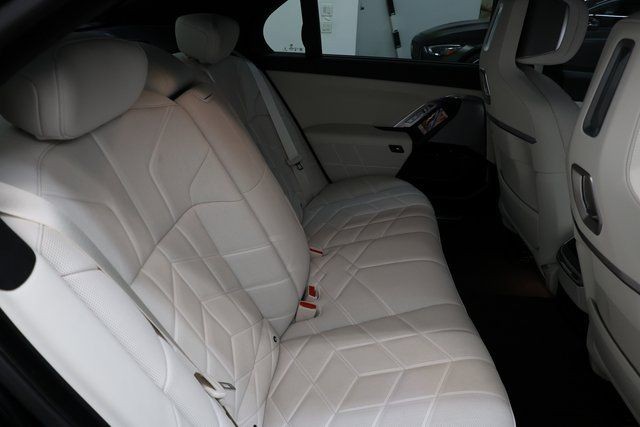 BMW 7 Series Vehicle Image 81