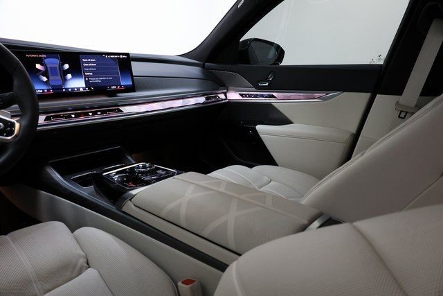 BMW 7 Series Vehicle Image 85