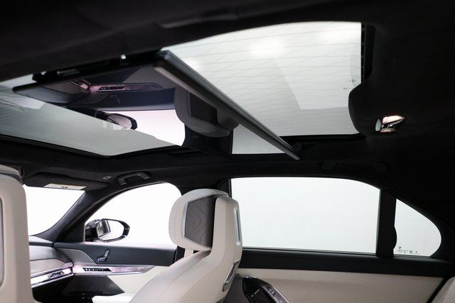 BMW 7 Series Vehicle Image 90