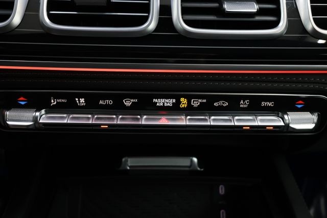Mercedes-Benz GLS Vehicle Image 105