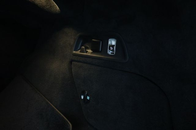 Mercedes-Benz GLS Vehicle Image 115