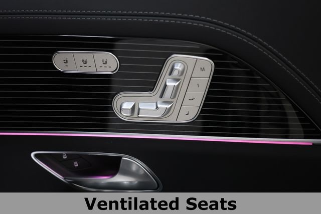 Mercedes-Benz GLS Vehicle Image 38
