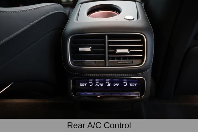Mercedes-Benz GLS Vehicle Image 42