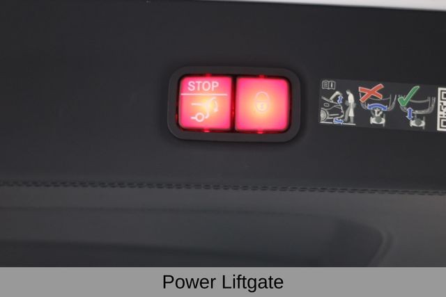 Mercedes-Benz GLS Vehicle Image 55