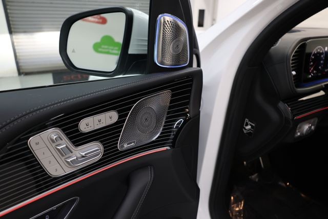 Mercedes-Benz GLS Vehicle Image 82