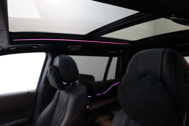 Mercedes-Benz GLS Vehicle Image 84