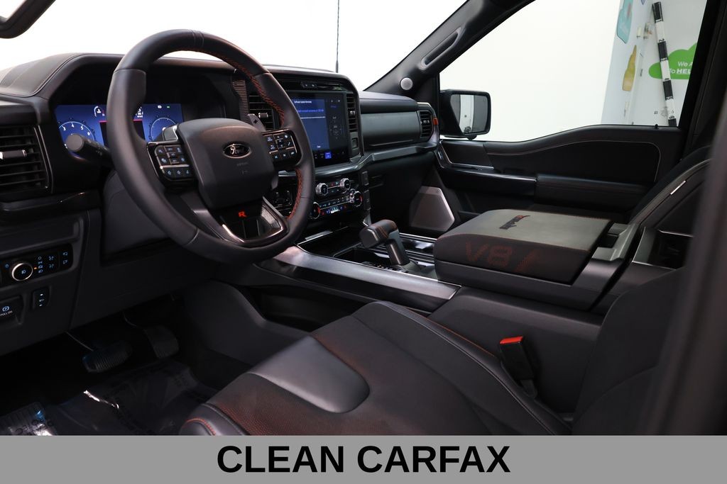 Ford F-150 Vehicle Full-screen Gallery Image 09