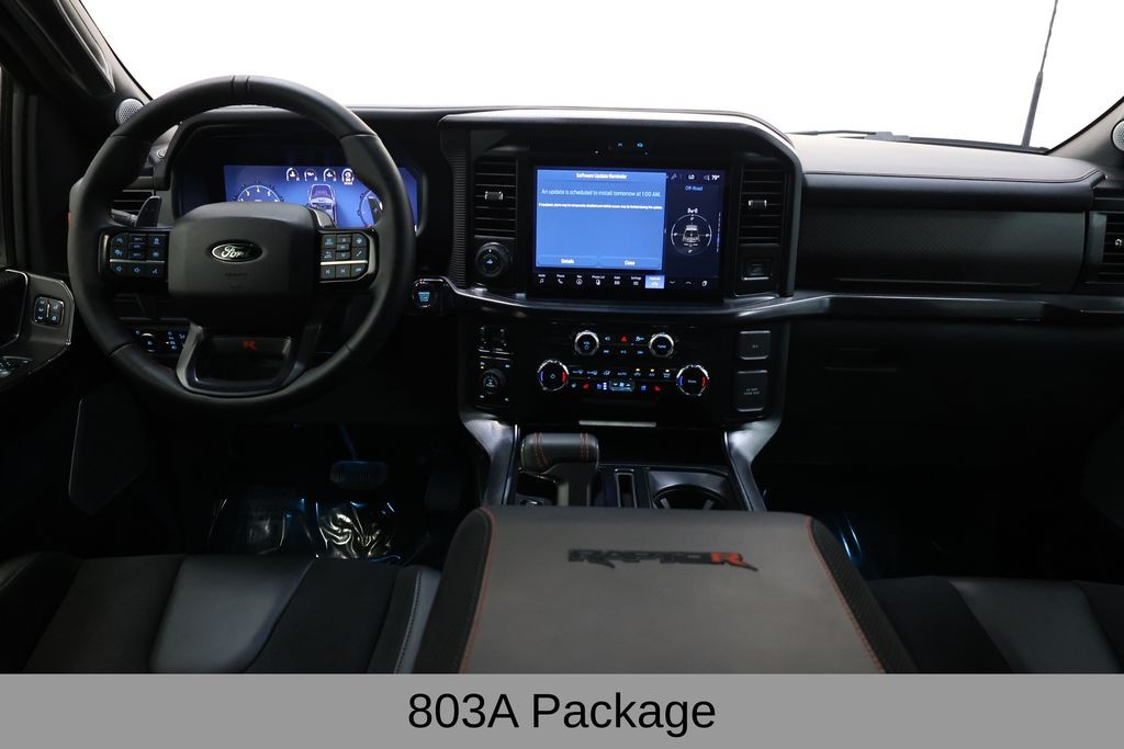 Ford F-150 Vehicle Full-screen Gallery Image 11