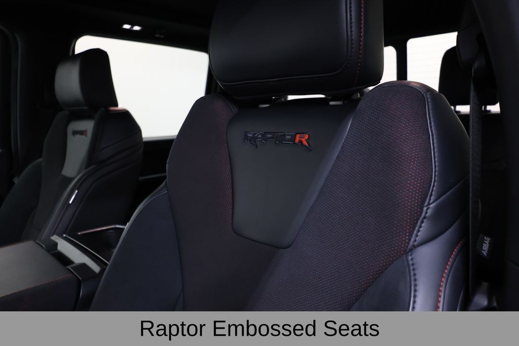 Ford F-150 Vehicle Full-screen Gallery Image 13