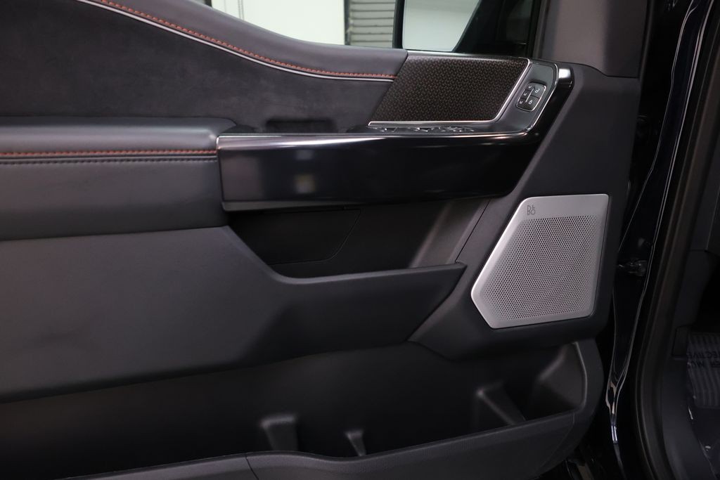 Ford F-150 Vehicle Full-screen Gallery Image 86
