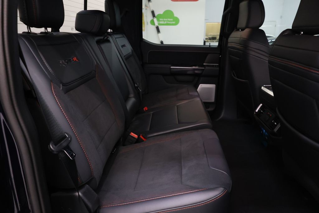 Ford F-150 Vehicle Full-screen Gallery Image 92