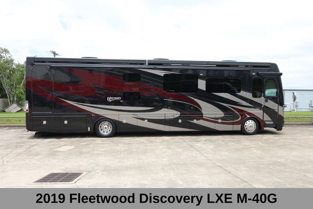 Fleetwood Discovery LXE Vehicle Full-screen Gallery Image 03