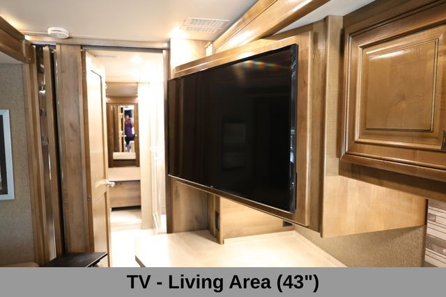 Fleetwood Discovery LXE Vehicle Full-screen Gallery Image 15