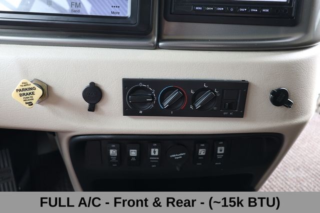 Fleetwood Discovery LXE Vehicle Full-screen Gallery Image 32