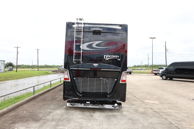 Fleetwood Discovery LXE Vehicle Full-screen Gallery Image 60