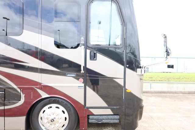 Fleetwood Discovery LXE Vehicle Full-screen Gallery Image 64